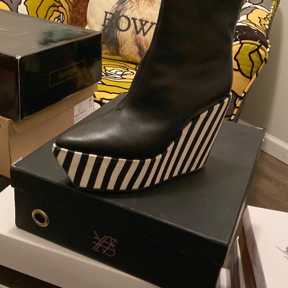 Beautiful platform boots, worn once